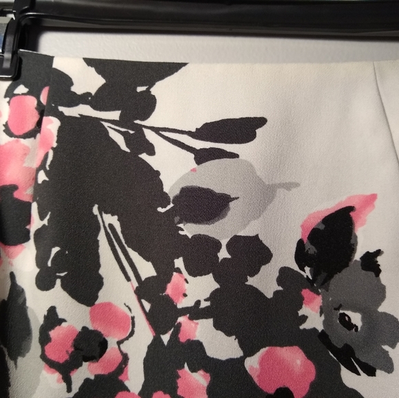 New York Co. Stretch Pencil Skirt floral print sz4 - Picture 3 of 7